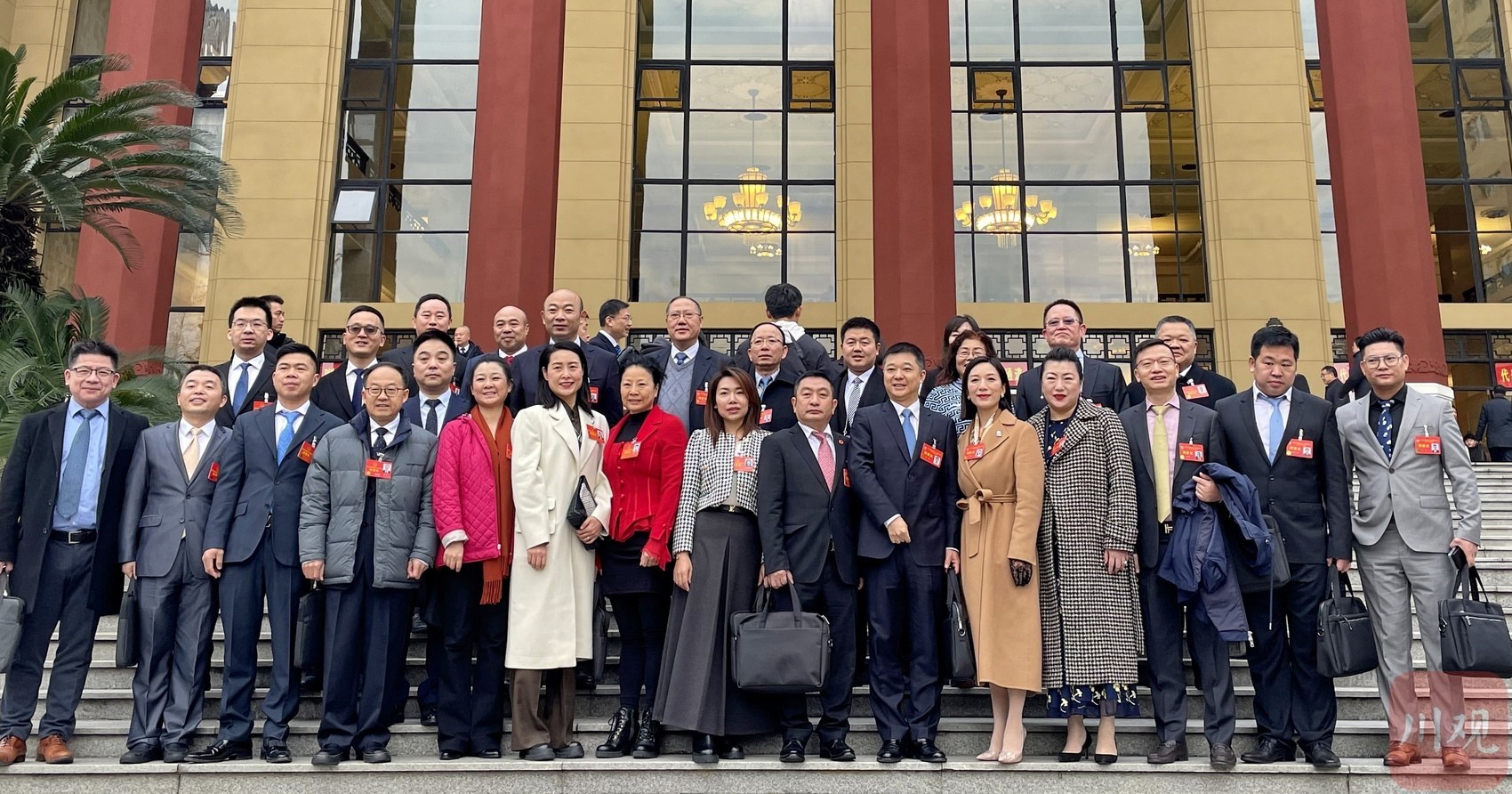部分列席省人代会的华侨表示：愿为四川发展牵线搭桥，让更多人来川投资兴业